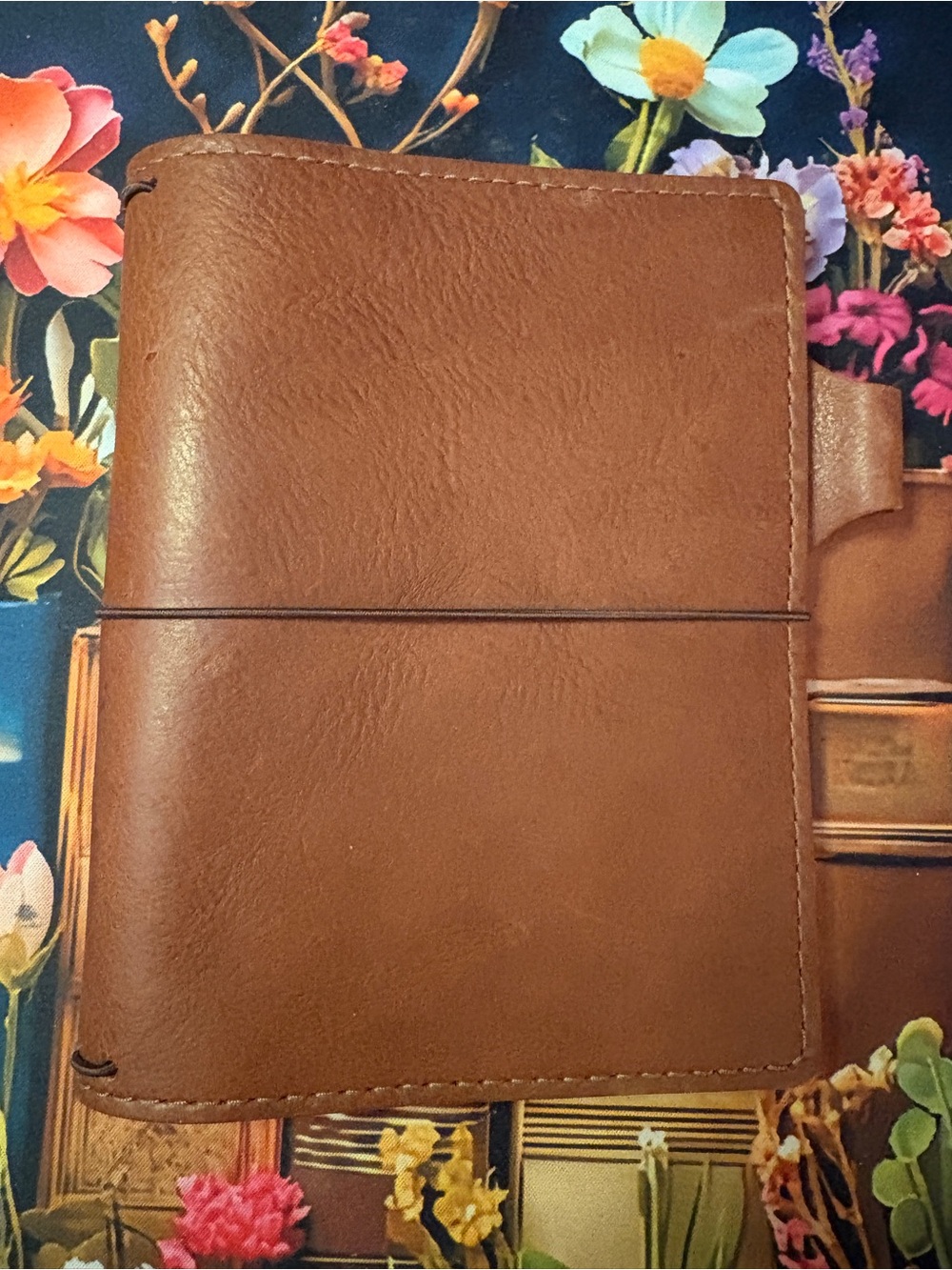 Chic Sparrow crème brûlée - B6 size leather journal cover